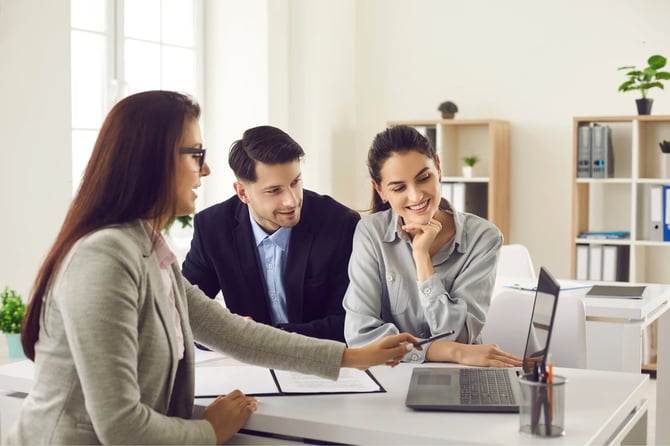 AI agent enhancing customer journey personalization in banking and insurance sectors